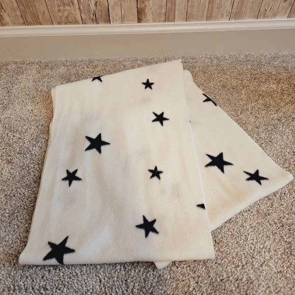 Old Navy winter scarf - Picture 1 of 5